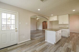 14214 Silver Glade Ln in Sugar Land, TX - Building Photo - Building Photo