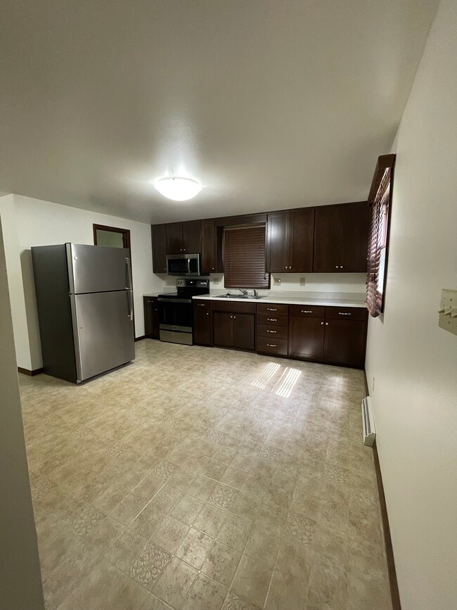 1409 Wiesner St in Green Bay, WI - Building Photo - Building Photo