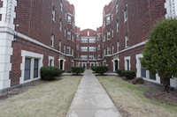 3000 W Marquette Rd in Chicago, IL - Foto de edificio - Building Photo