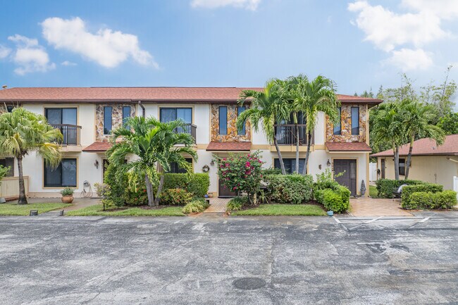 Redding Manor in Lantana, FL - Building Photo - Building Photo