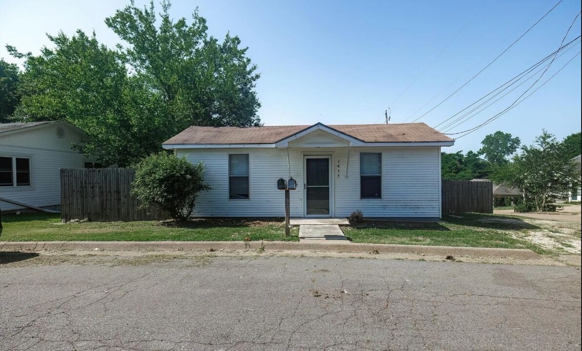 1415 Martin St in Arkadelphia, AR - Building Photo