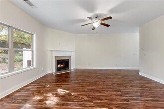 204 Britt Dr in Lawrenceville, GA - Building Photo - Building Photo