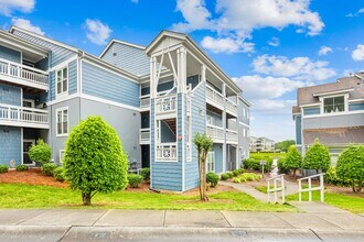1016 Southwest Dr in Davidson, NC - Building Photo - Building Photo