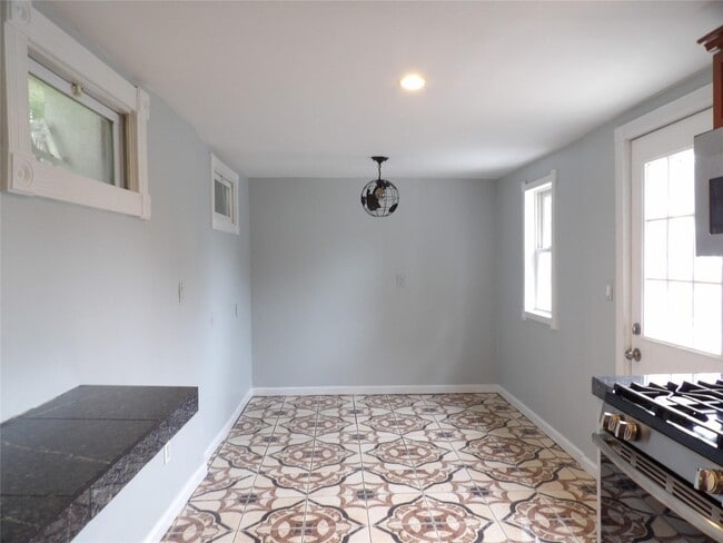 12 Maple Ave in Katonah, NY - Building Photo - Building Photo