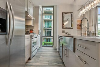 905 Juniper St NE in Atlanta, GA - Building Photo - Building Photo