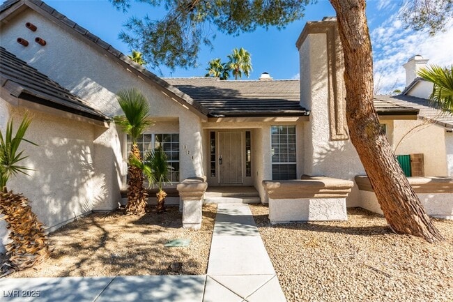 324 Redondo St in Henderson, NV - Building Photo - Building Photo