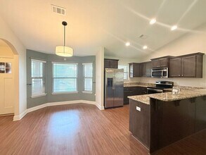 5227 English Oak Dr in Pace, FL - Building Photo - Building Photo