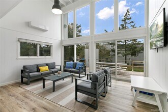 54 Thompson Ave in Brookhaven, NY - Building Photo - Building Photo