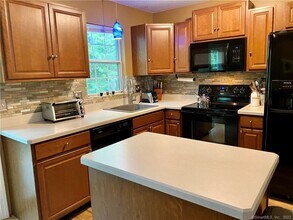 229 Branford Rd in North Branford, CT - Building Photo - Building Photo