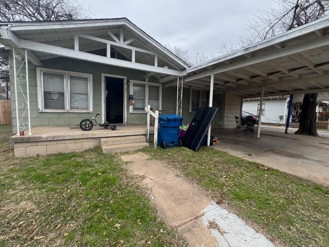 property at 410 E Maple St