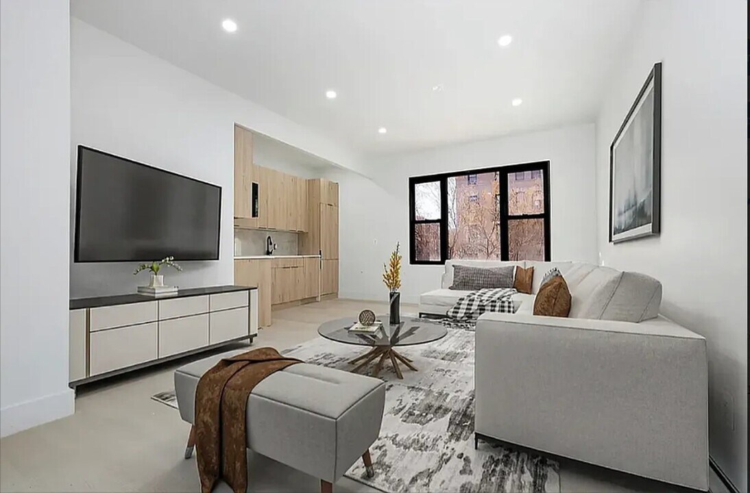163 First Avenue in New York, NY - Building Photo