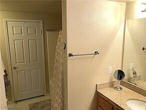 10001 Peace Way, Unit 2323 in Las Vegas, NV - Building Photo - Building Photo