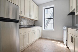 148 W 142nd St, Unit 32 in New York, NY - Foto de edificio - Building Photo