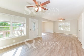 560 Holly St NW in Atlanta, GA - Building Photo - Building Photo