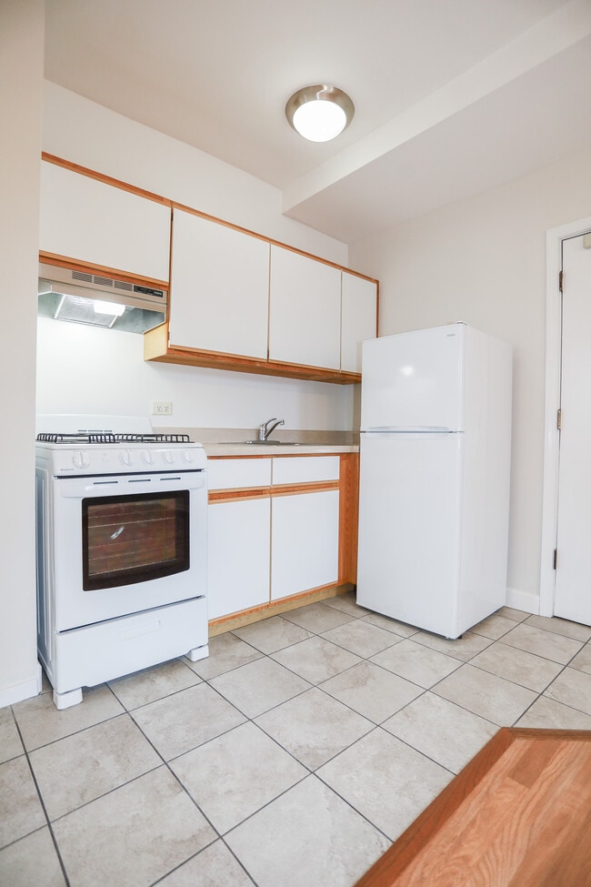 6157 N Kenmore Ave, Unit #508