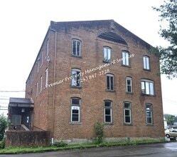 518 W Cunningham St in Butler, PA - Building Photo - Building Photo