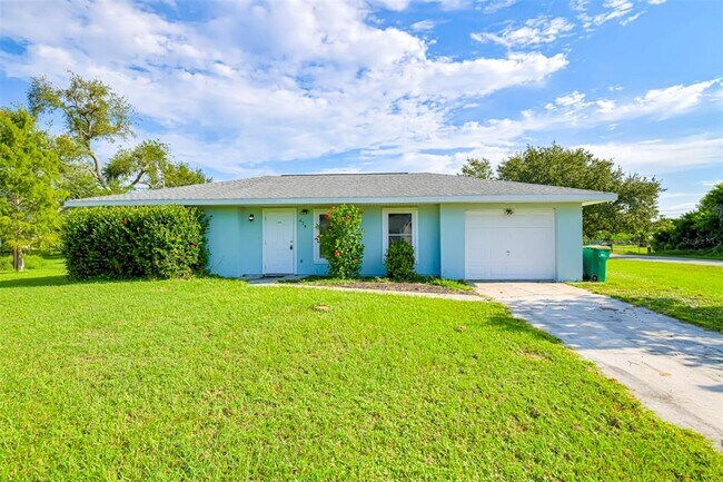 478 Orange Dr NW in Port Charlotte, FL - Building Photo - Building Photo