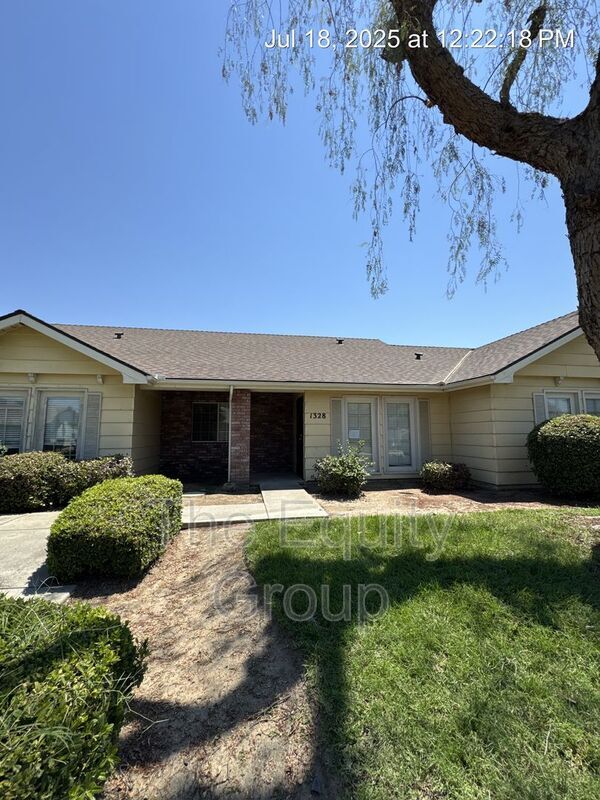 property at 1328 S Rossmoor St