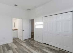 6045 Pierce St in Hollywood, FL - Building Photo - Interior Photo