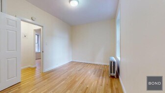 117 W 13th St in New York, NY - Building Photo