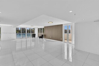 9901 E Bay Harbor Dr in Bay Harbor Islands, FL - Building Photo - Building Photo