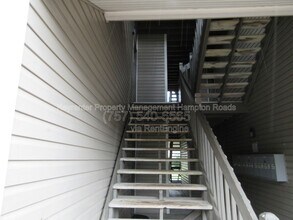 71 Cape Dorey Dr in Hampton, VA - Foto de edificio - Building Photo