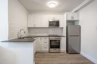 608 Church Street in Toronto, ON - Building Photo