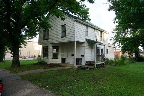 115 E Eldon St in St James, MO - Building Photo