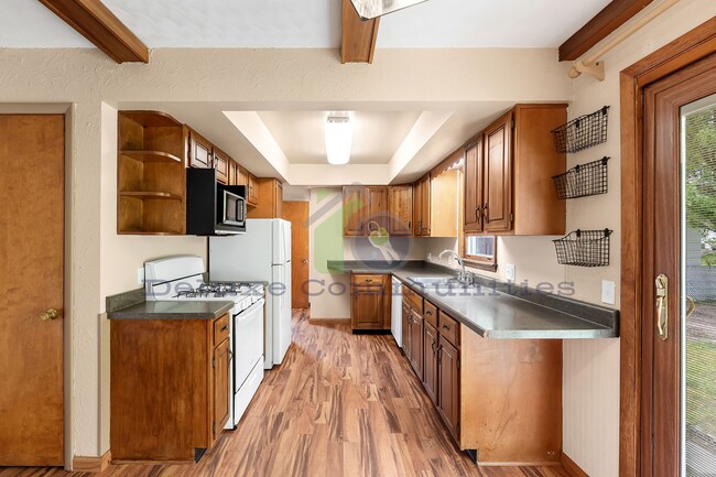property at 1244 Katrina Dr SE