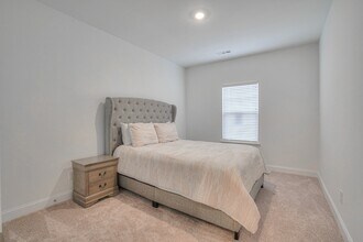 2309 Laurelstone Dr in Murfreesboro, TN - Foto de edificio - Building Photo