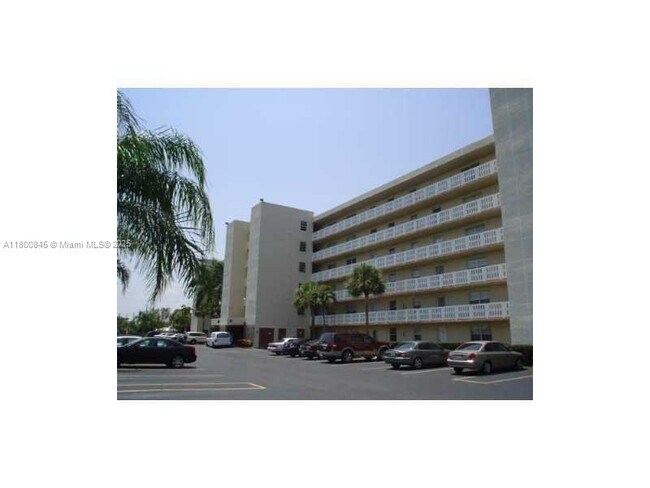 441 SE 3rd St in Dania Beach, FL - Building Photo - Building Photo