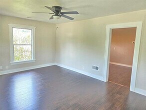 1129 Walnut St in Greenville, TX - Building Photo - Building Photo