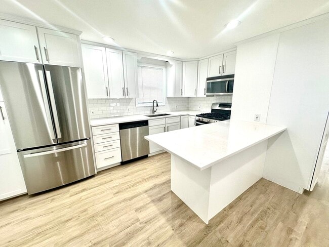 11 Carlton St in Peabody, MA - Building Photo - Building Photo