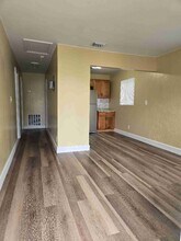 716 SW 9th St, Unit 4 in Dania Beach, FL - Building Photo - Building Photo