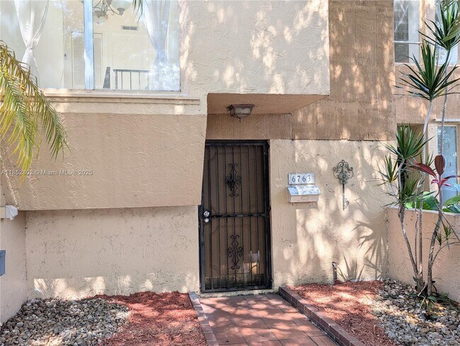 6763 SW 140th Ave in Miami, FL - Building Photo - Building Photo