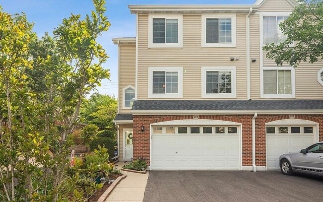 property at 218 E Parallel St
