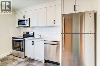 5 Heiman St in Kitchener, ON - Building Photo - Building Photo