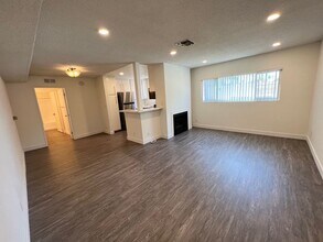 can372 in Los Angeles, CA - Foto de edificio - Interior Photo