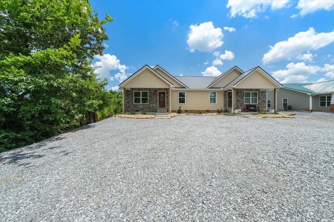 1908 Laurel Ln in Maryville, TN - Building Photo