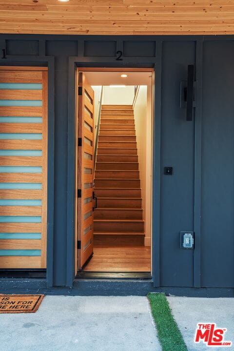 4707 Clinton St in Los Angeles, CA - Building Photo - Building Photo