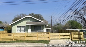 2159 Hays St in San Antonio, TX - Building Photo