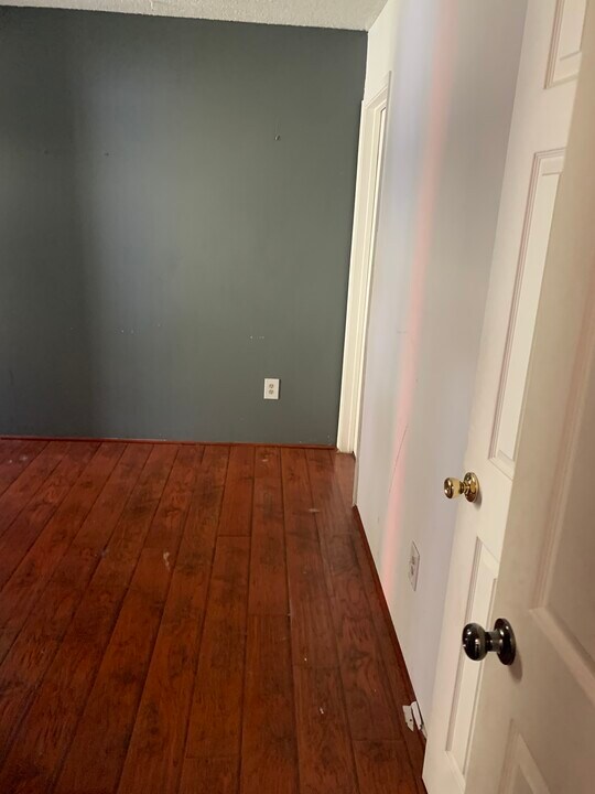 6151 Reseda Blvd, Unit 5 in Tarzana, CA - Building Photo