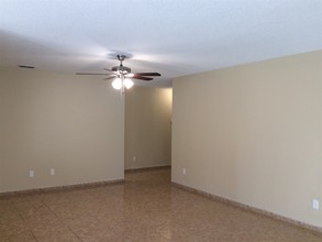 3049 Holland Dr in Orlando, FL - Building Photo - Building Photo