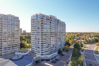 The Sky Rise 2 in Vaughan, ON - Building Photo - Building Photo