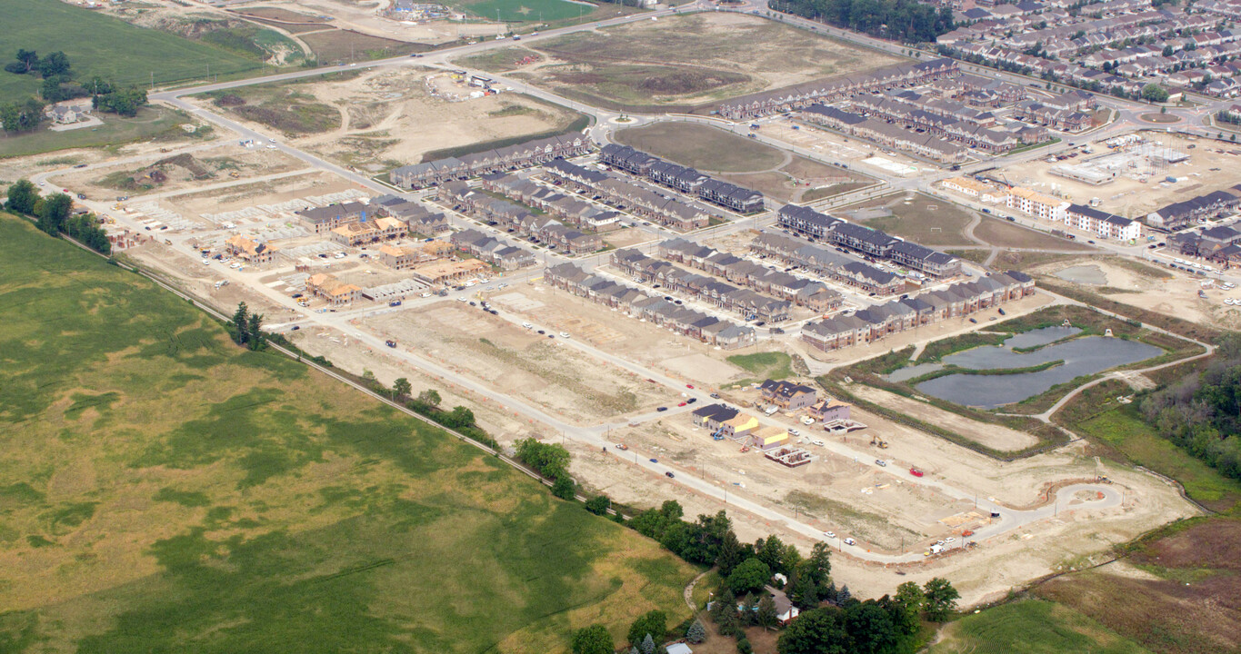 Wallaceton in Kitchener, ON - Building Photo