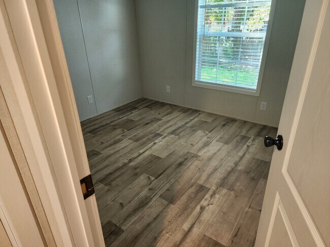 property at 3900 Nesrus Ln