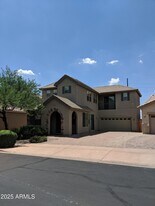 35214 N 34th Ln in Phoenix, AZ - Building Photo