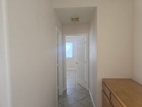 9412 Fox Forest Ave in Las Vegas, NV - Foto de edificio - Building Photo
