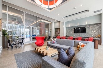 Marq on Burnet in Austin, TX - Foto de edificio - Building Photo