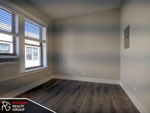 709 W Brompton Ave, Unit 707-33 in Chicago, IL - Foto de edificio - Building Photo